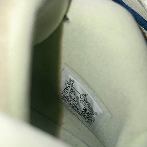 Nike Air Jordan OG - Picture 5 of 7